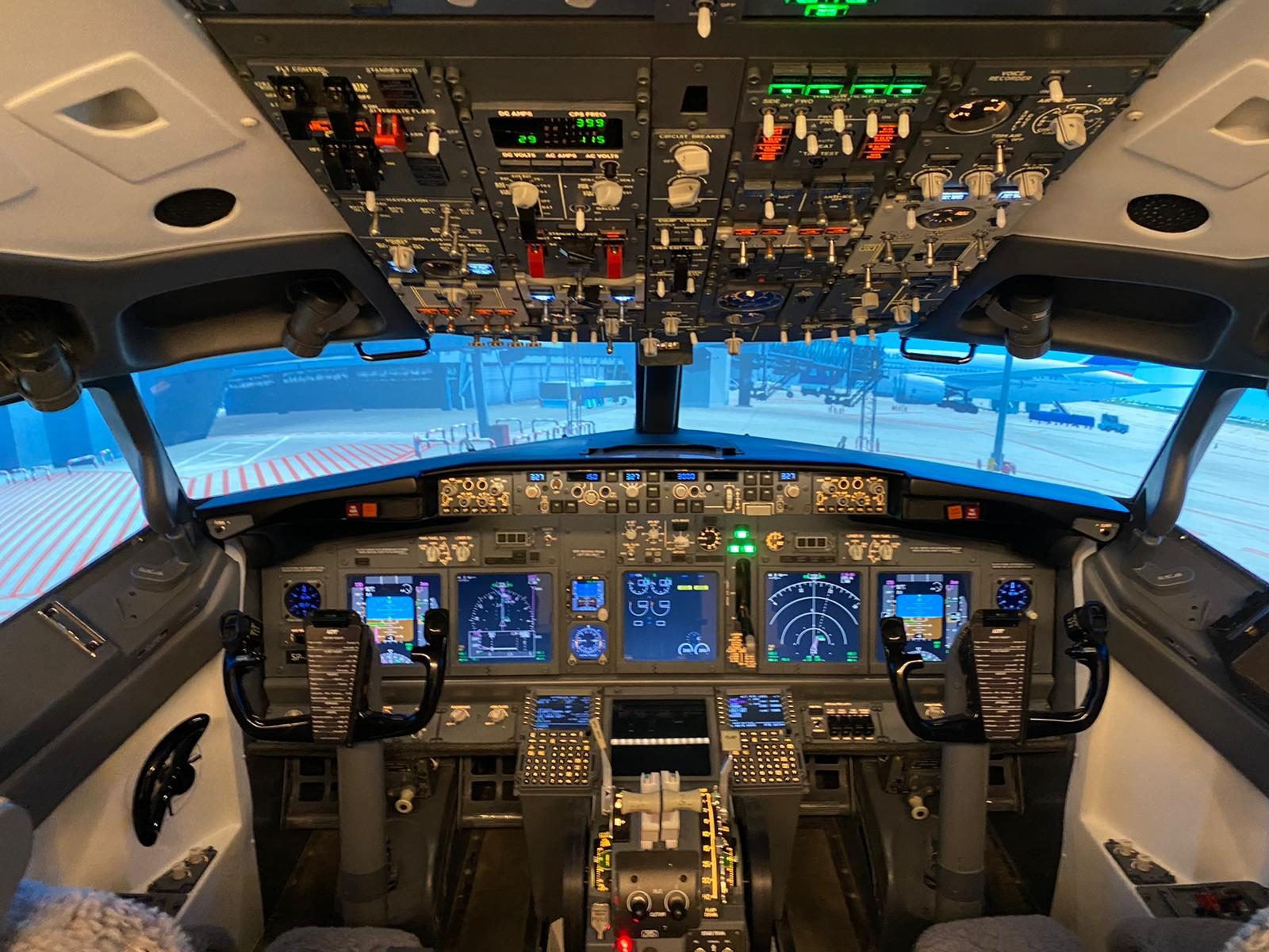 Embraer 190 simulator