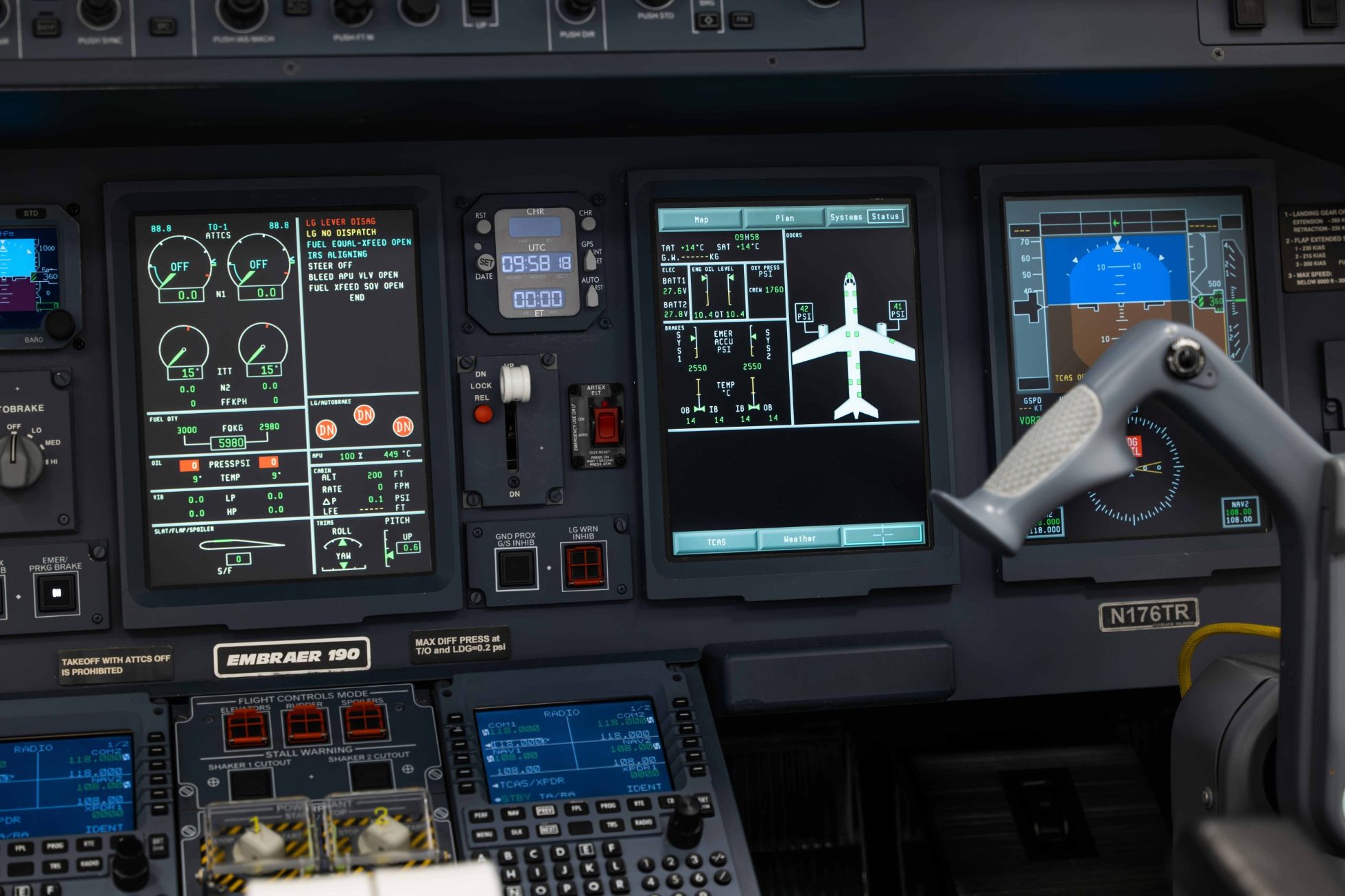 Embraer 190 simulator