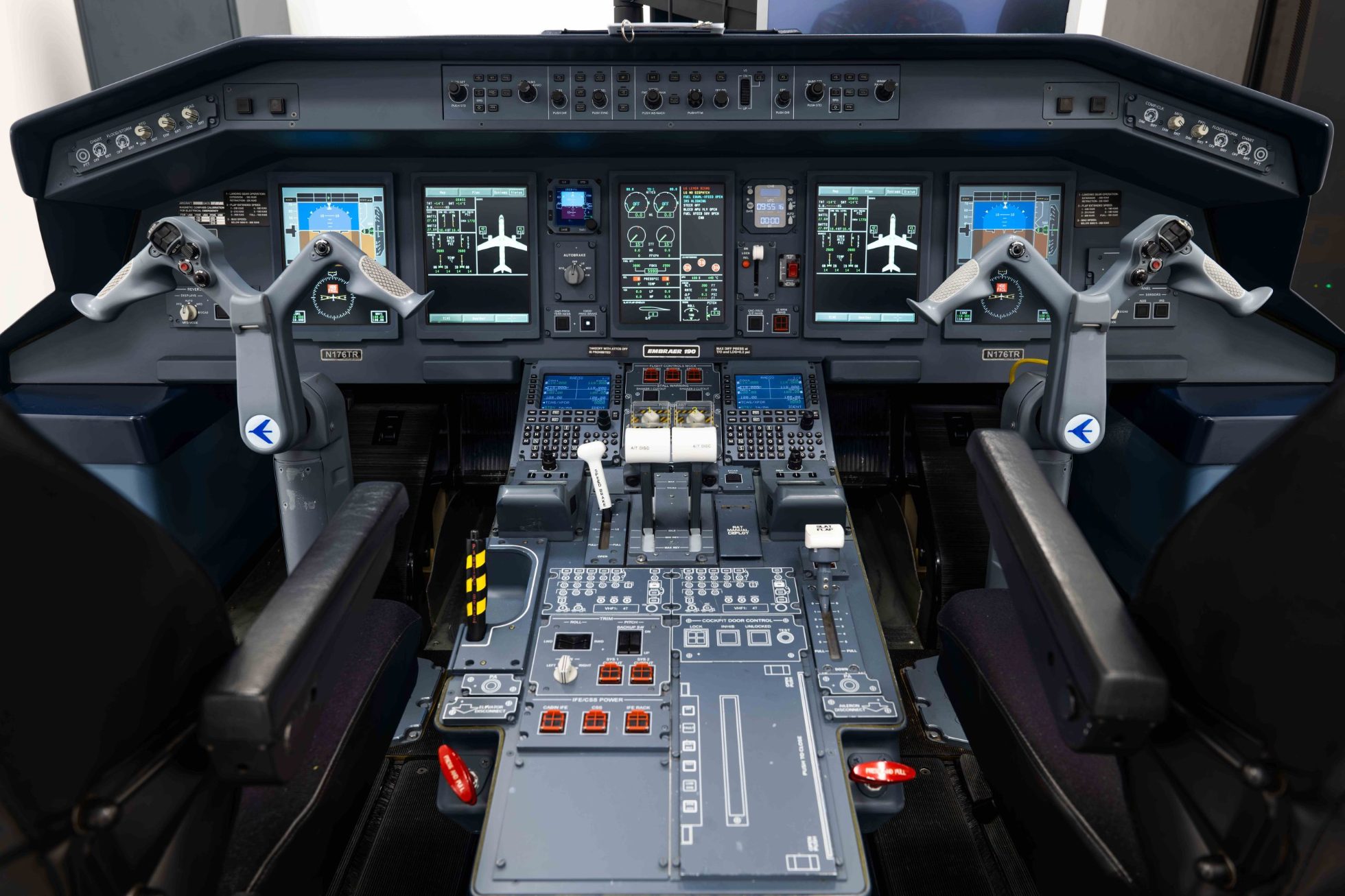 Embraer 190 simulator